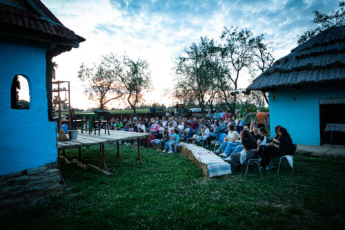 Teatru dincolo de orașe